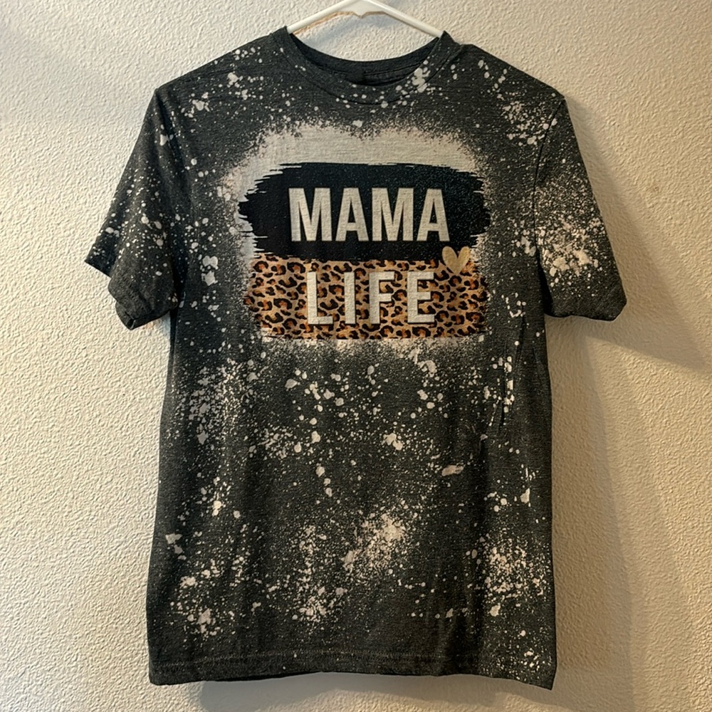 Mama Life graphic tee size small